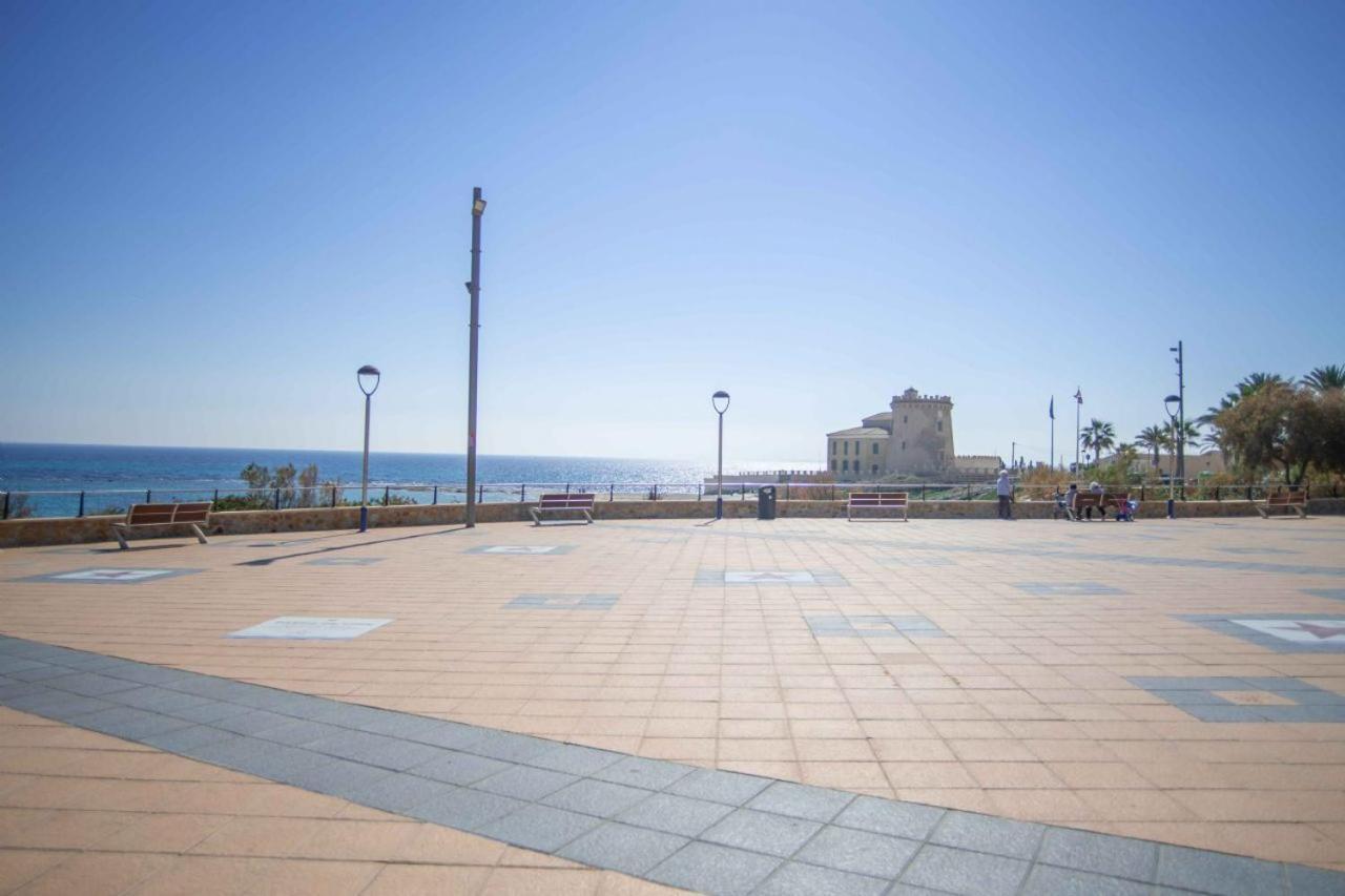Beautiful Two Bedroom Apartment Next To The Beachfront Torre de la Horadada Esterno foto
